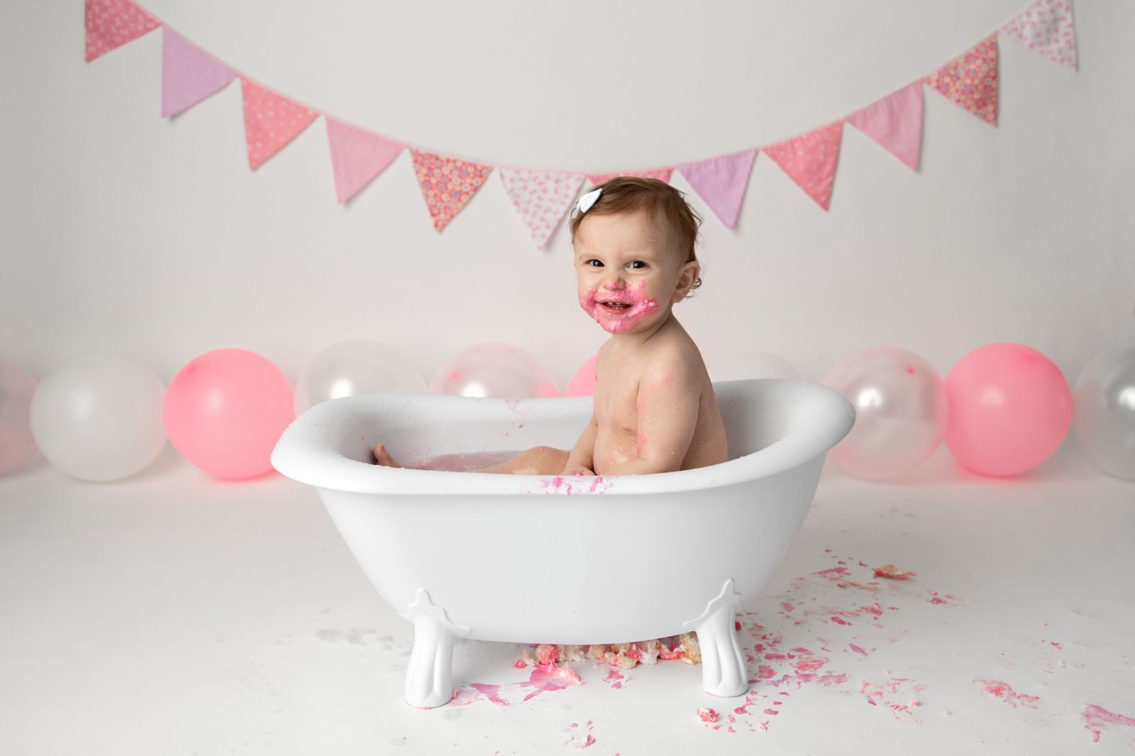 A Bathtub Splash after the Cake Smash - Saratoga Springs NY Baby  Photographer — Saratoga Springs Baby Photographer, Nicole Starr Photography